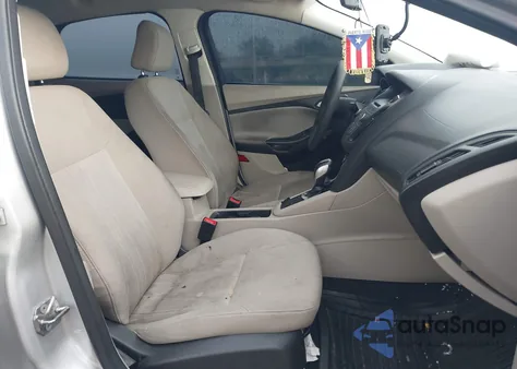 2016 Ford Focus Se z USA, uszkodzony, nr VIN 1FADP3F28GL201795